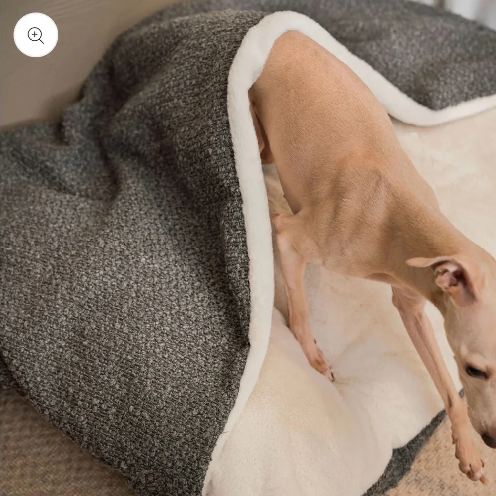 NWT and Sealed: Sleepy Burrows Pet Bed in Granite Bouclé by Lords & Labradors